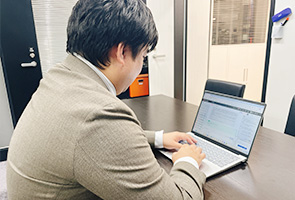 メールの返信や営業資料を纏める