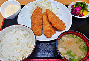 お昼ごはんでやる気の再注入！